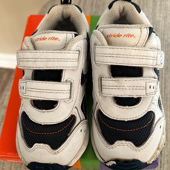 Carson stride right flex around toddler sneaker - Picture 1 of 6